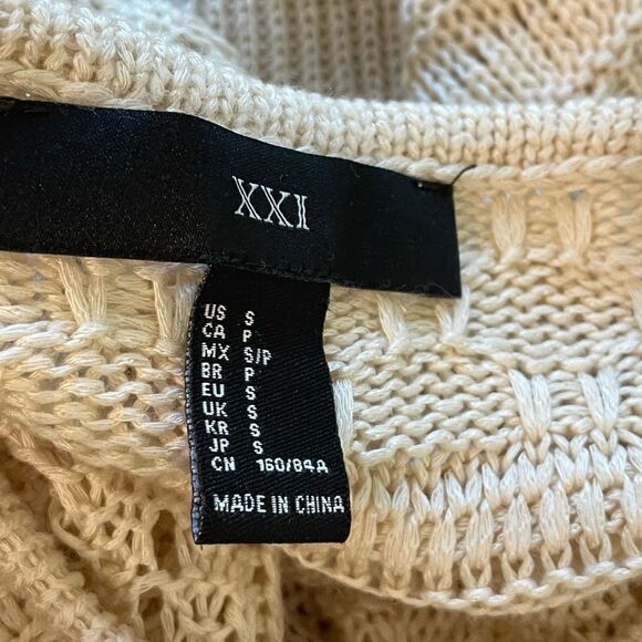 FOREVER 21 Oversized Knit Crochet Relaxed Sweater - Picture 6 of 9